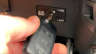 How to activate and deactivate the front passengers airbag for child seat VW Tiguan DIY [upl. by Laurent]