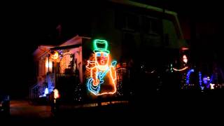 Bonhomme de Neige qui chante 2015 mon beau sapin de Roch Voisine [upl. by Jelle]