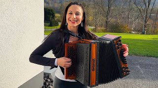 Claudia Hinker spielt den Timple Boarischen auf ihrer Steirischen Harmonika [upl. by Karlie106]