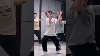 Pequeño gran bailarín  shorts viral trending dance bts funny viralvideo [upl. by Zetnauq]