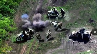 Horrible Ukrainian blow up Russian soldiers trying advance in heavy battle on frontline [upl. by Meean]