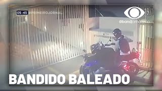 Tentativa de assalto ladrão é baleado por policial militar aposentado [upl. by Iruahs]