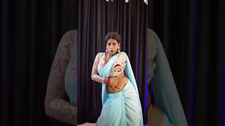 Thermometer parul yadav trending bhojpuri dance [upl. by Elvin265]