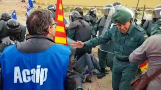 Los funcionarios de prisiones alucinan “Nos está pegando la Guardia Civil” [upl. by Eenert]