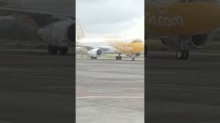 The arrival of a secoot plane at Bandra International Lombok [upl. by Odrahcir]