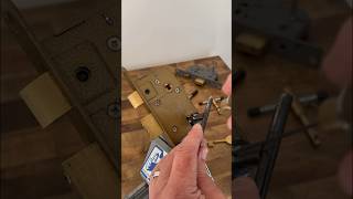 958 Picking open a Merchant Hardware wooden door 5 lever lock with a Drill Chuck Key tension tool [upl. by Hogarth]