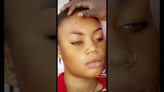 Comment plaquer les sourcils adjiamakeup [upl. by Assena]