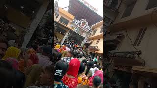 Hanumangadi Ayodhya line main lagate hue Prasad chadhate hue video Ayodhya live hanumangadi temple [upl. by Anirb59]