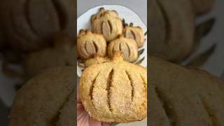 Pumpkin cheesecake hand pies Receta completa en la descripción del video fallfood fallrecipes [upl. by Eniamsaj136]