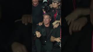 Brad Pitt y George Clooney revolucionan la alfombra roja del Festival de Venecia [upl. by Chelton621]