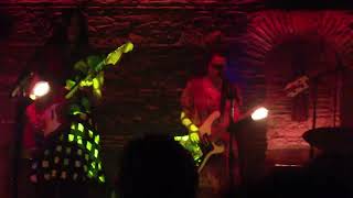 Warpaint  Undertow  Jam Live Istanbul Turkey [upl. by Luby210]