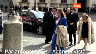 22 02 14 QUIRINALE GIURAMENTO ARRIVO BOSCHI MINISTRO RIFORME [upl. by Pickard]