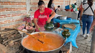 Gastronomia de una Boda Oaxaqueña [upl. by Cinimod]