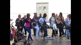 A Cute Little Girl Dancing To The Bands Music On The Streets 🎼🎵🎶 [upl. by Dari]