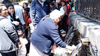 En este Lugar hay Agua Milagrosa Visitamos el Ahuehuete  un árbol que emana agua milagrosa [upl. by Asillim]