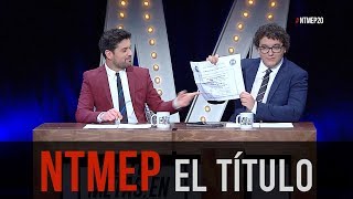 Miguel Maldonado enseña su título de Historia del arte NTMEP [upl. by Otxilac]