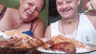 VAMOS COMER GENTE NOSSO ALMOÇO DE SEGUNDA FEIRA TUDO DE BOM VAMOS JOGAR DURO E ENCHER O BUCHO [upl. by Eiggam]