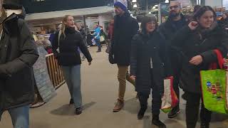 Marché Jean Talon à Montréal durant Noël 2023 [upl. by Grondin931]