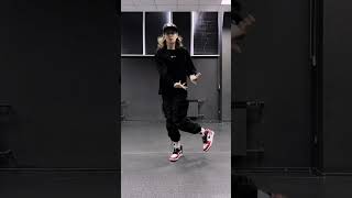 glide slide dance dancing танцы контрольmusicality freestyle balance michaeljackson [upl. by Adnohsar49]