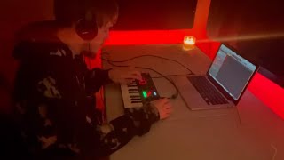 Live Looping with AKAI MPK Mini Play GarageBand [upl. by Carin]