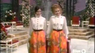 The Lawrence Welk Show  Roses  Ralna English Interview  06121971 [upl. by Noyart783]