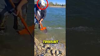 Cet homme a trouvé un rocher incroyable dans la mer 😱 [upl. by Anne151]