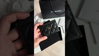 샤넬 클래식 카드 홀더를 열어보자  캐비어 금장 Lets open the CHANEL classic card holer  Caviar Gold [upl. by Nahtanoj]