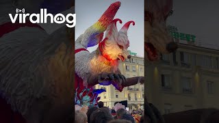 Giant Fox Statue Float Over Viareggio Italy for Carnival  ViralHog [upl. by Dranyam]