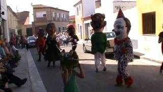 Fiesta mayor en Remolinos Zaragoza con visita de los cabezudos [upl. by Akym714]