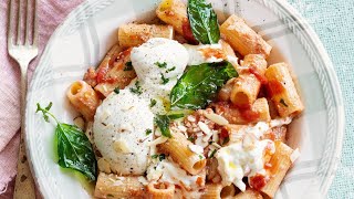 Recette  Rigatoni au pesto rosso et burrata [upl. by Elocin]