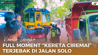 KERETA UKUR yang Langka Terhalang oleh Pohon di Solo [upl. by Ecnedac753]