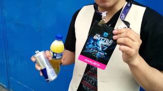 Daelin mezcla Inca Kola y Red Bull [upl. by Grounds]