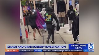 Smashandgrab thieves hit mall in Santa Anita [upl. by Nero]