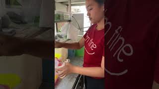 Seger Nih  Es Pisang Ijo Soleh Ciseke Besar slh 1 kuliner recommended di Jatinangor viral shorts [upl. by Colwin356]