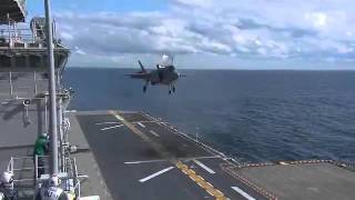 Atterrissage vertical dun jet F35 en pleine mer [upl. by Rosmunda]