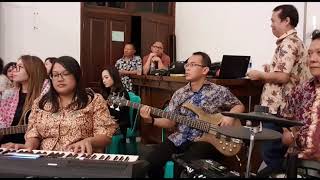 To Manglaa Cover by Angkie ft Medy Toraja Folklore Song [upl. by Erle]