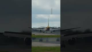 Shortest B757 Landing Ever aviation planespotting [upl. by Kurman378]