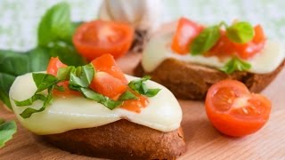 Bruschete cu rosii si mozzarella [upl. by Anavoig550]