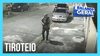 Policiais trocam tiros por engano no Rio [upl. by Lessur492]