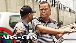 Pulis nanutok umano ng baril sa ambulansya sa EDSA [upl. by Rafaela539]