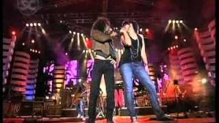 Slank  Pandangan Pertama feat Melanie Live [upl. by Scherman754]