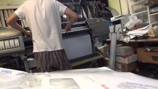 HP DesignJet 5500 UV  Loading Media Vinyl [upl. by Harwilll941]