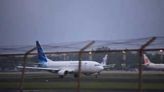 Garuda Indonesia PKGNC morning takeoff from Syamsudin Noor Airport in Banjarmasin [upl. by Morentz]