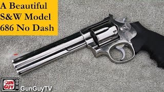 A beautiful SampW Model 686 No Dash with 6 inch barrel [upl. by Byram]