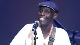 Oliver Mtukudzi feat Hugh Masekela  Todii Live [upl. by Micco]