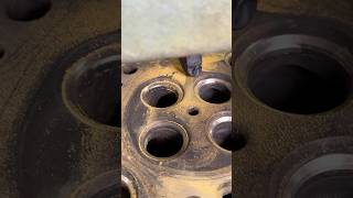 Crack in a Cummins cylinder head Magnaflux testing for any visible cracks [upl. by Mun]