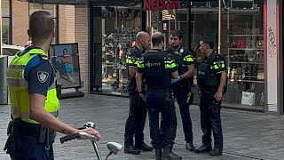 overval politie Almere met spoed naar een overval op een juwelier midden in het centrum van Almere [upl. by Modestine]