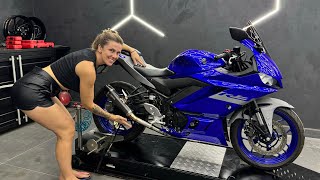 MINHA NAMORADA INSTALOU O ESCAPAMENTO NA YAMAHA R3 DELA [upl. by Rutherford]