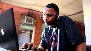 DJ Rashad vs Julio Bashmore  Battle For Middle You Juke Remix [upl. by Hsemar610]