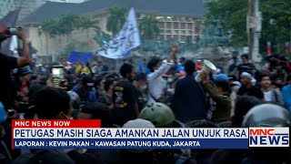 Situasi Aksi Demo di Jakarta Mahasiswa dan Buruh Mulai Ricuh MNCNewsNow 1309 [upl. by Binky]